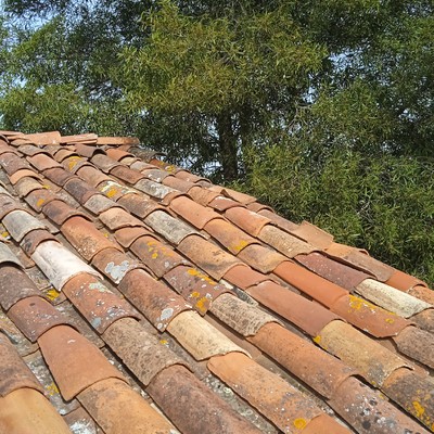 Telhado e reparação como recente