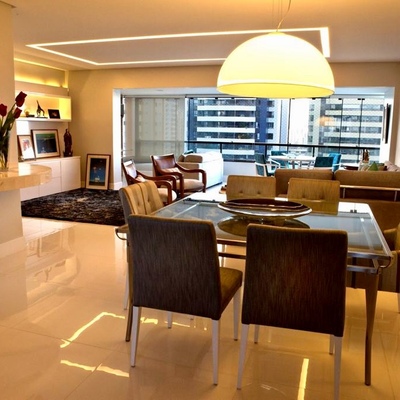 Casa com iluminacao pontuada