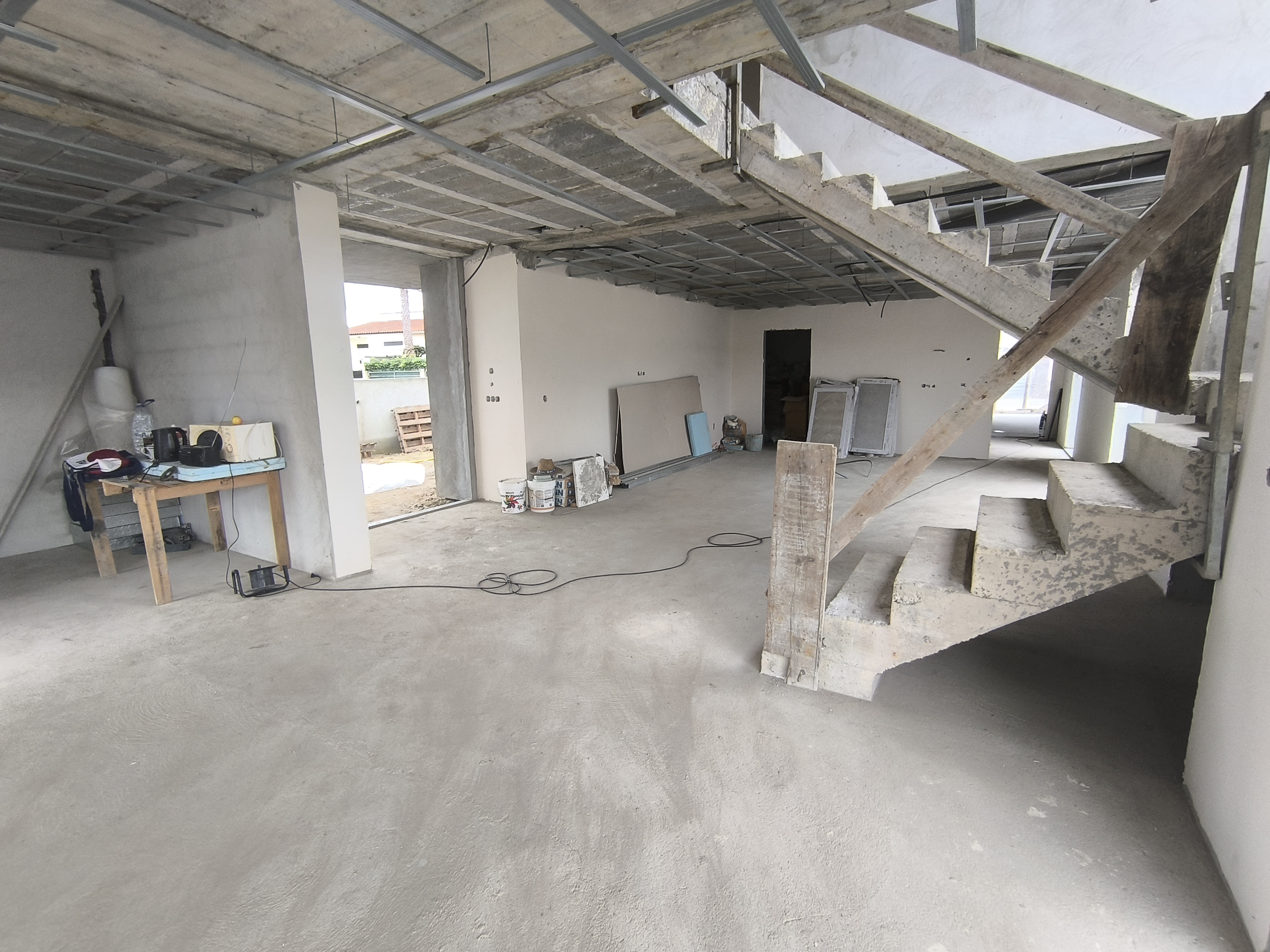 Obra de raiz barramento