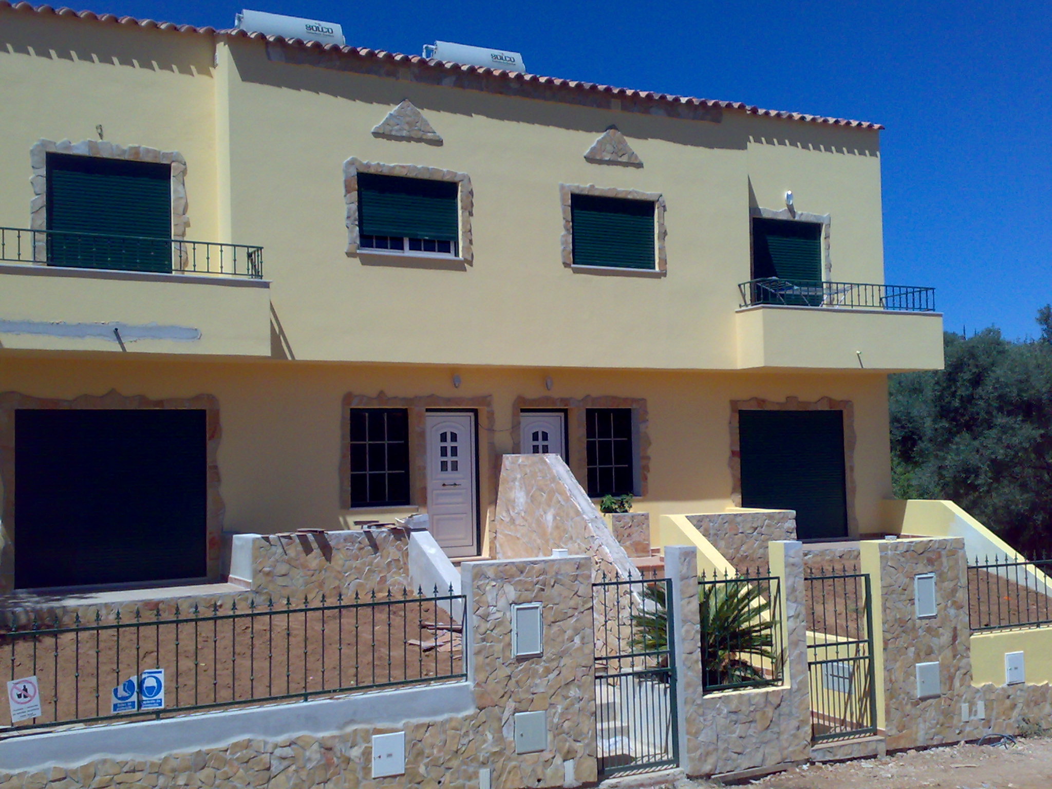 Construção moradias geminadas