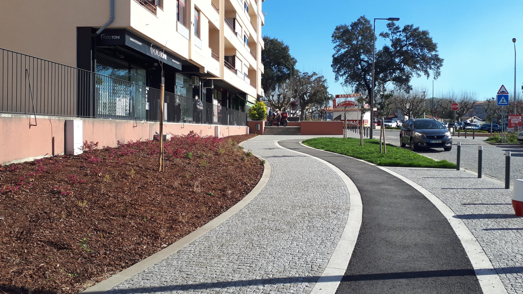 Construção de Passeios, jardins e ciclovia