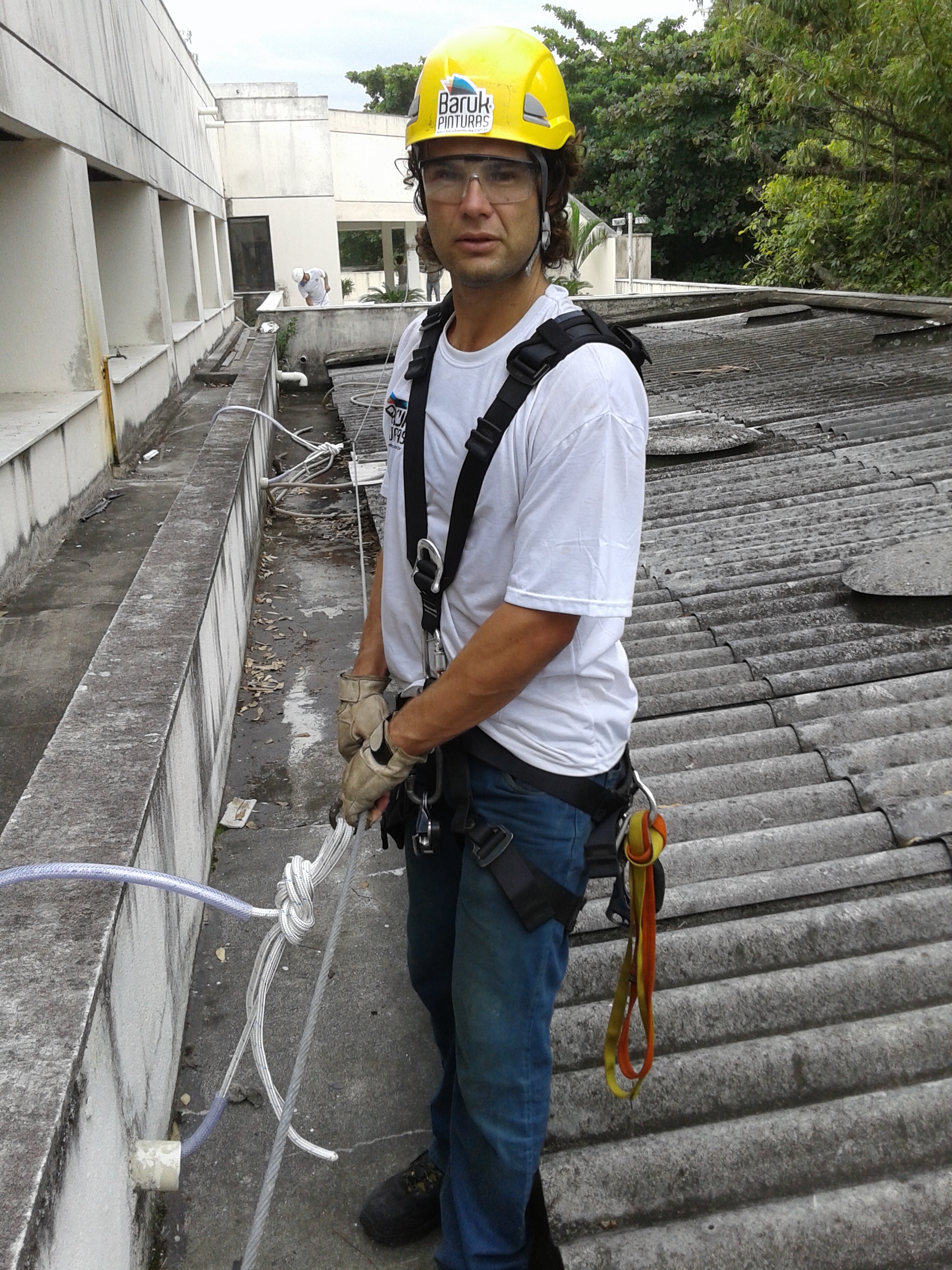 Revisão sistemas de ancoragem predial - segurança em primeiro lugar!