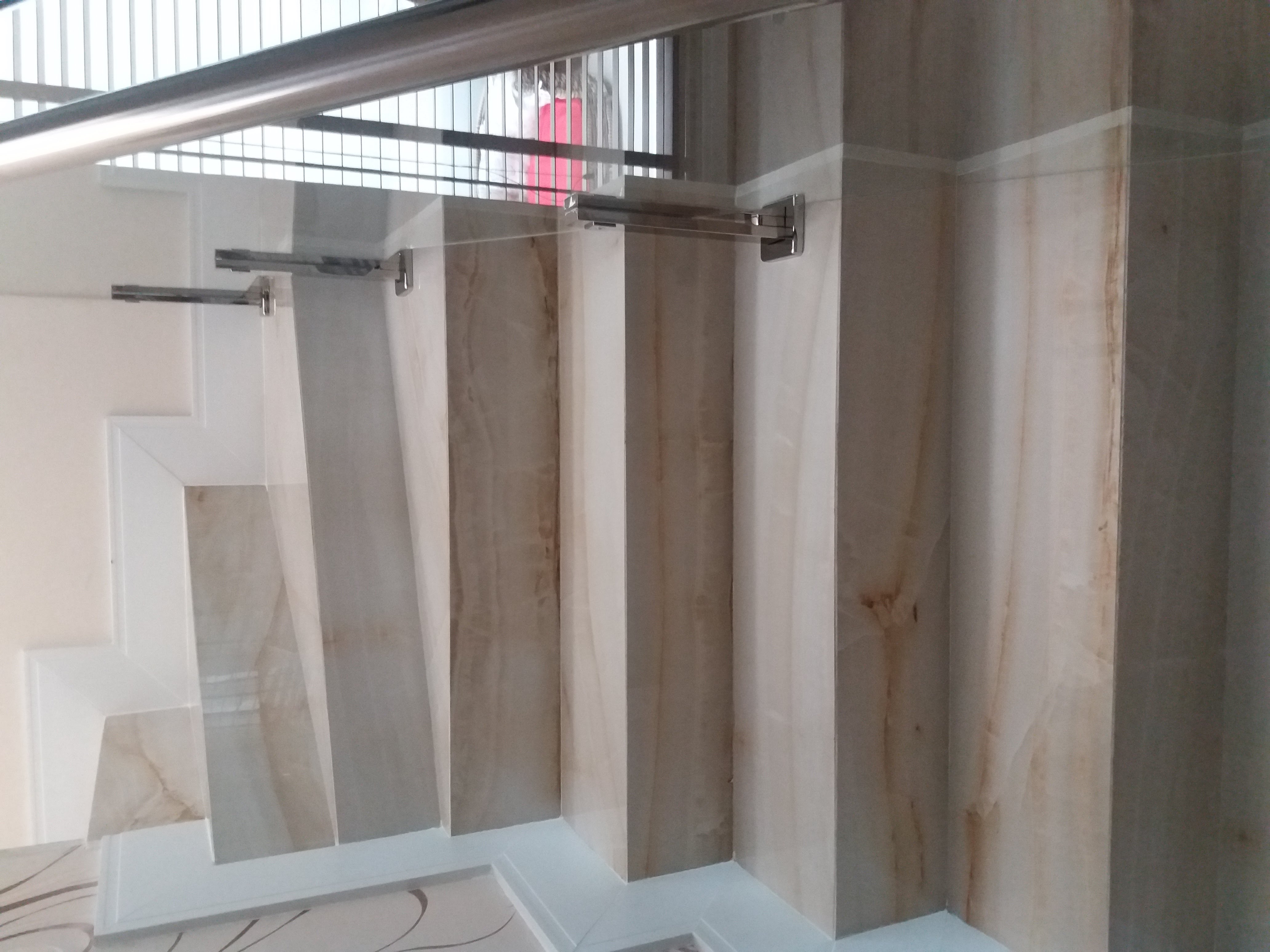 Escada de porcelanato