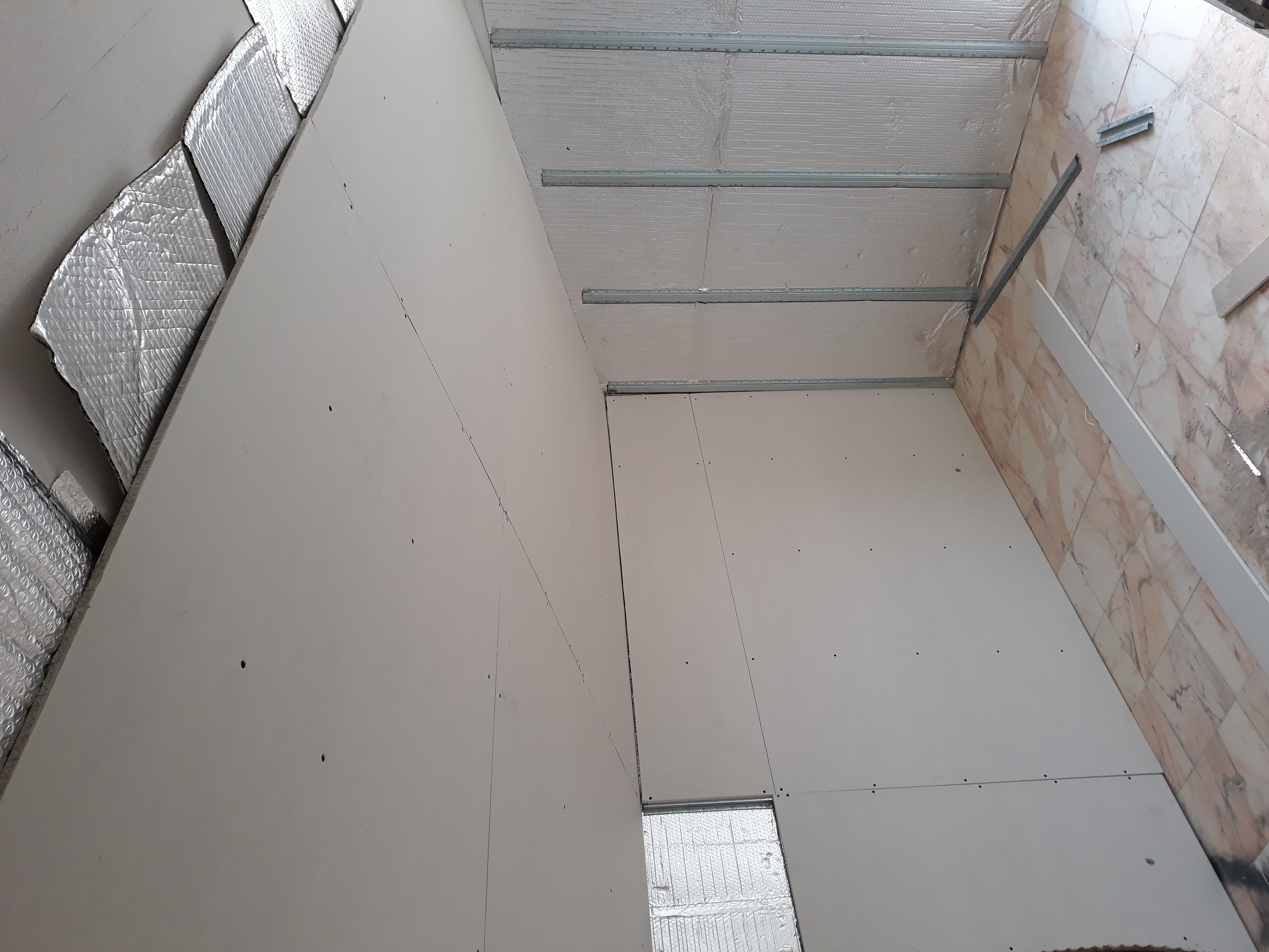 Gesso cartonado e pinturas