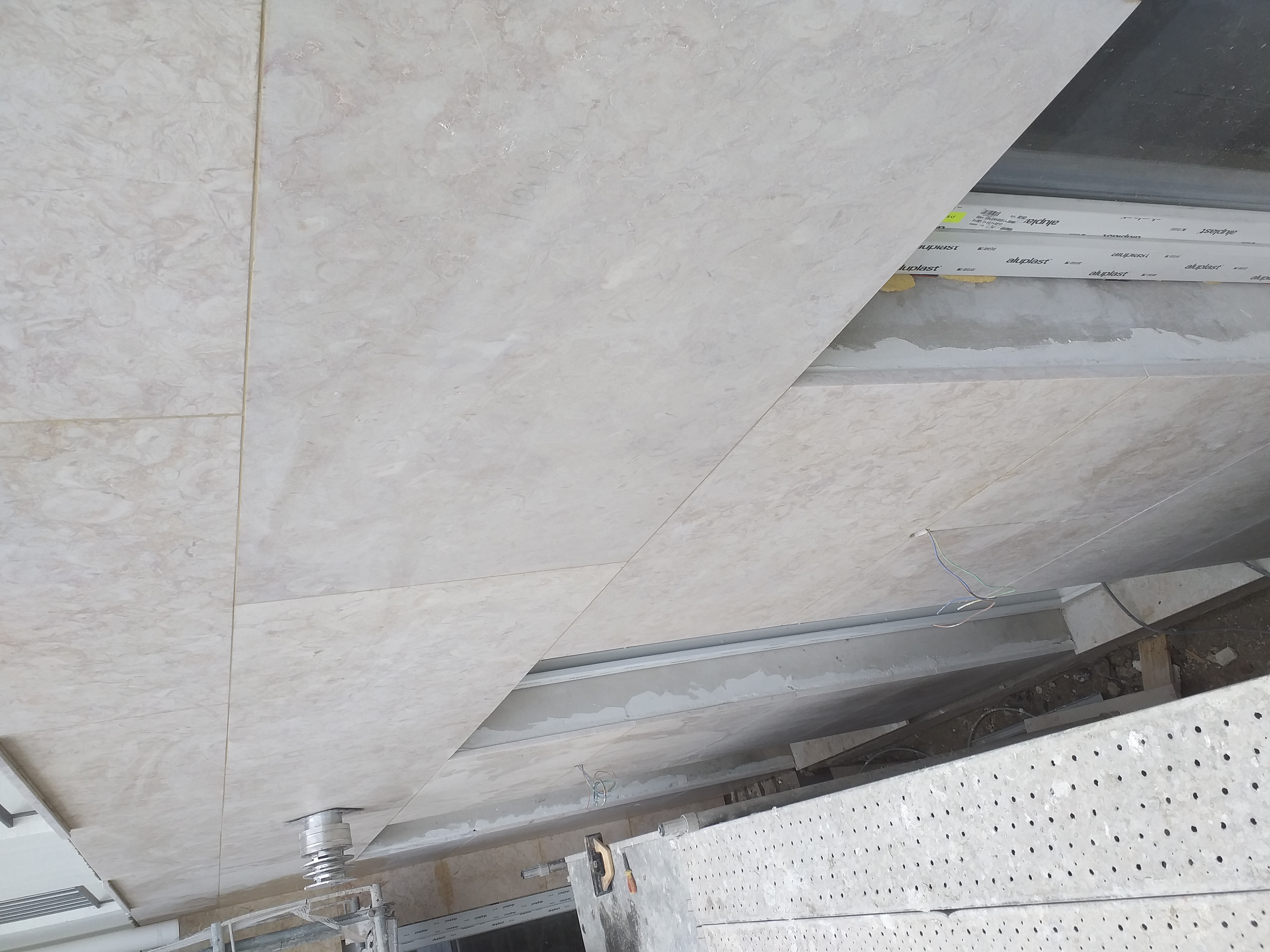 Acentamento pedras de marmore