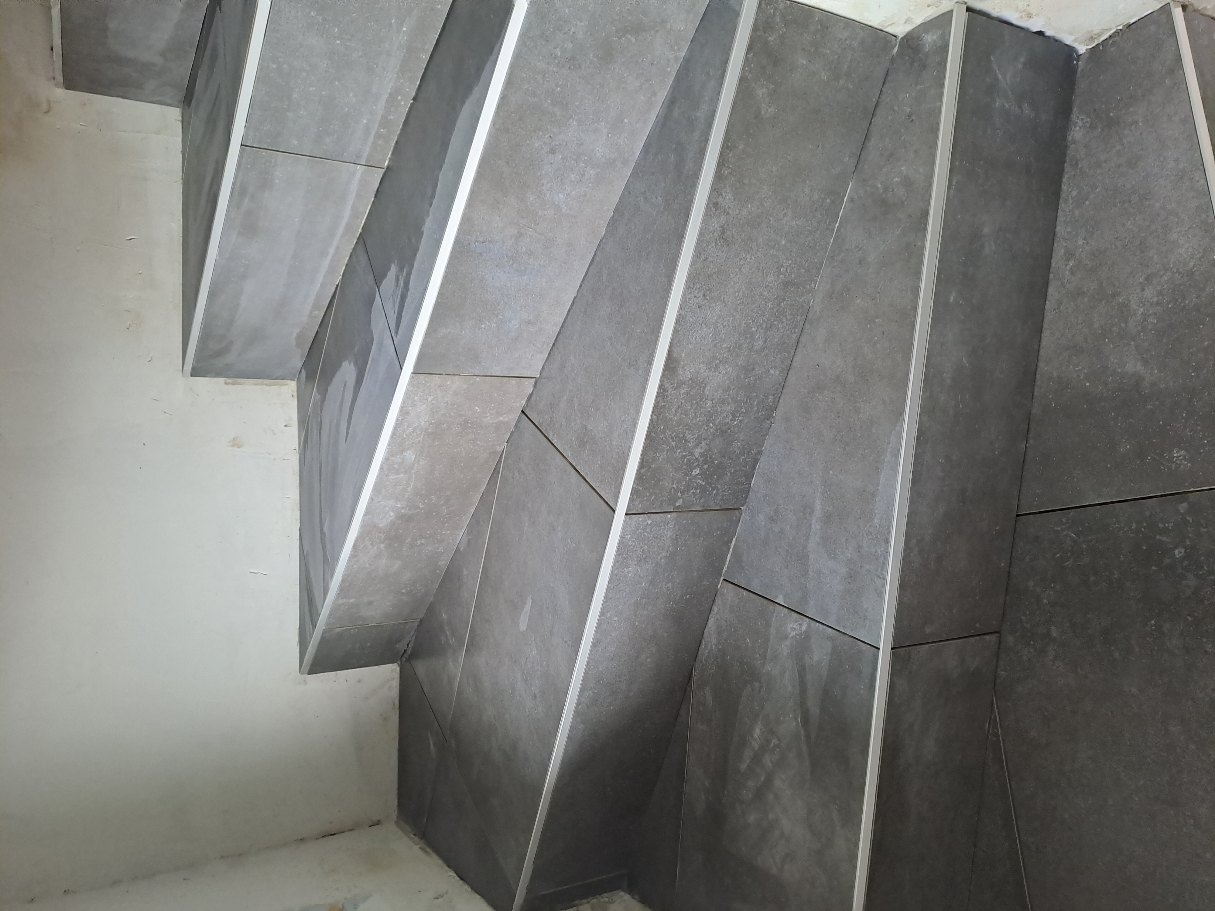 Colocação de tijoleira em Escadas