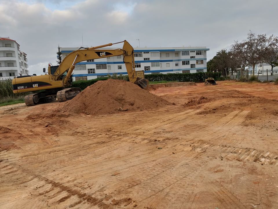 escavação para parque de estacionamento