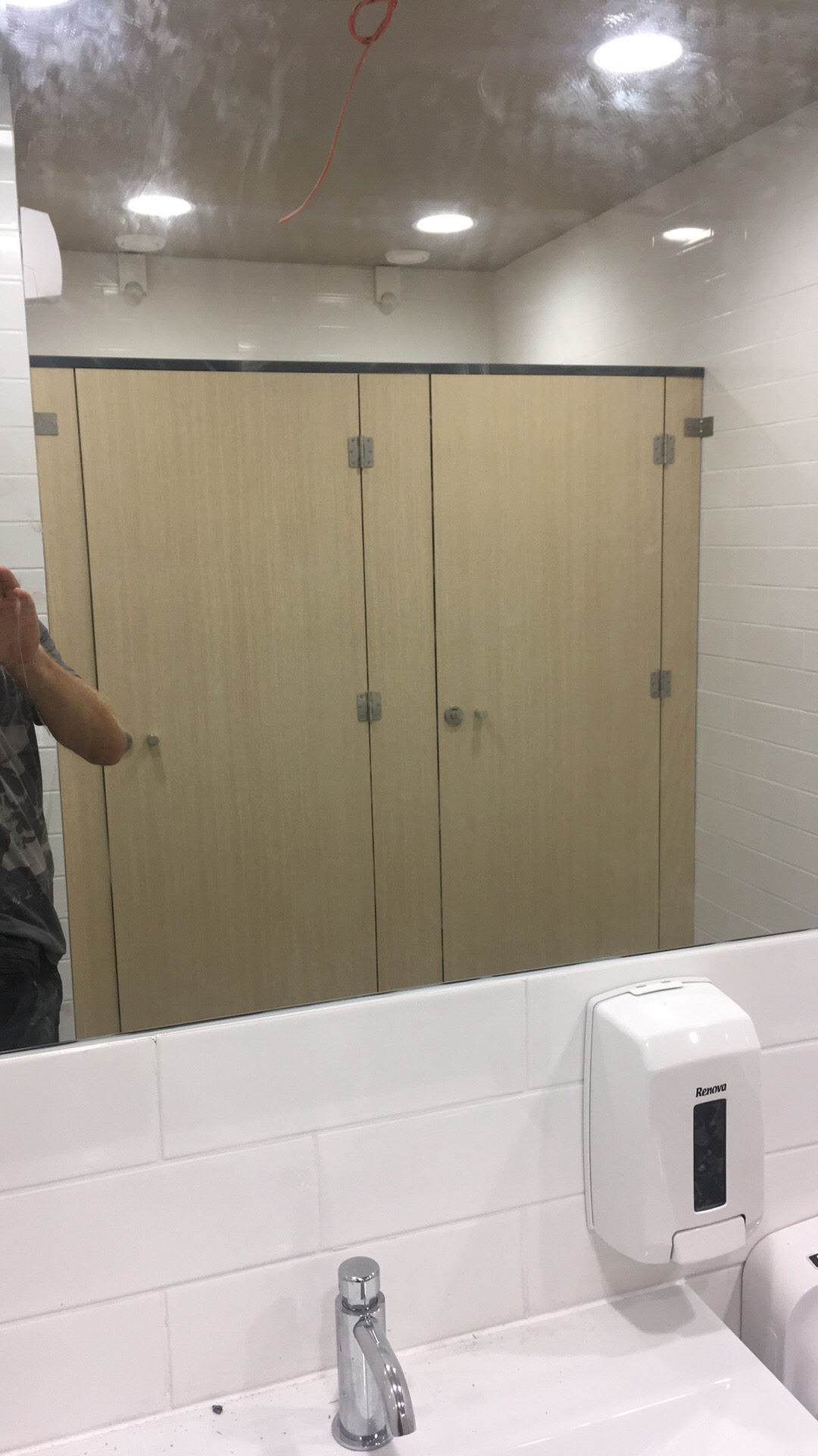 casa de banho com fenólico