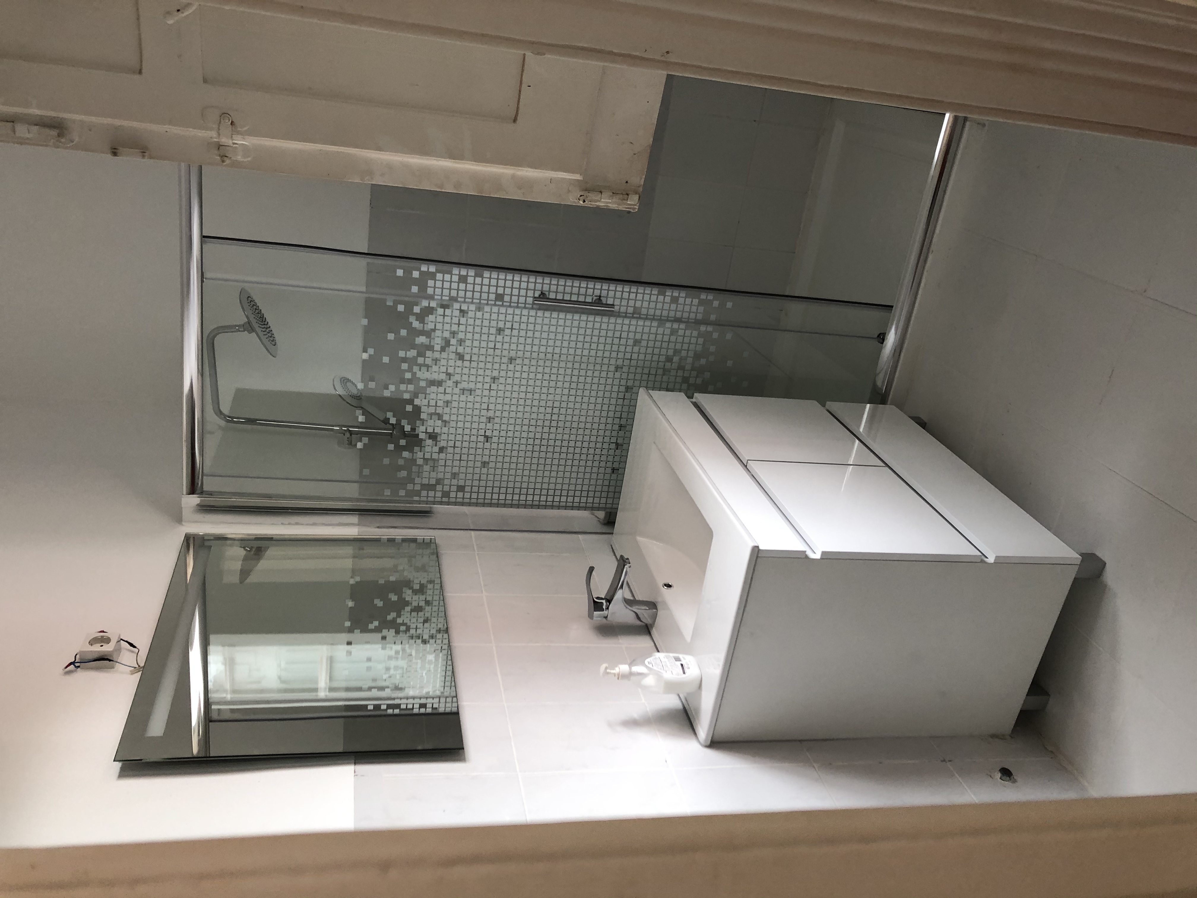 Casa de banho remodelada.