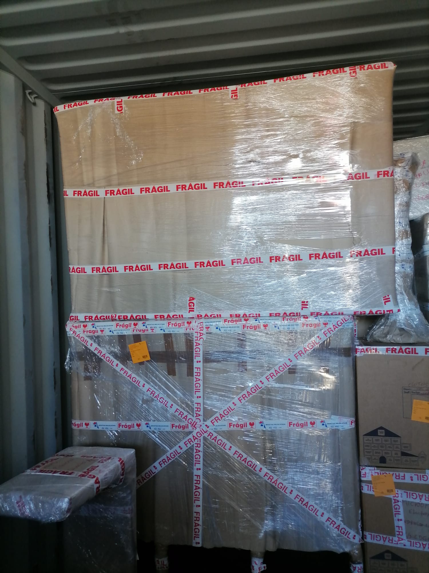 Mudanças Guarda moveis em box fechada