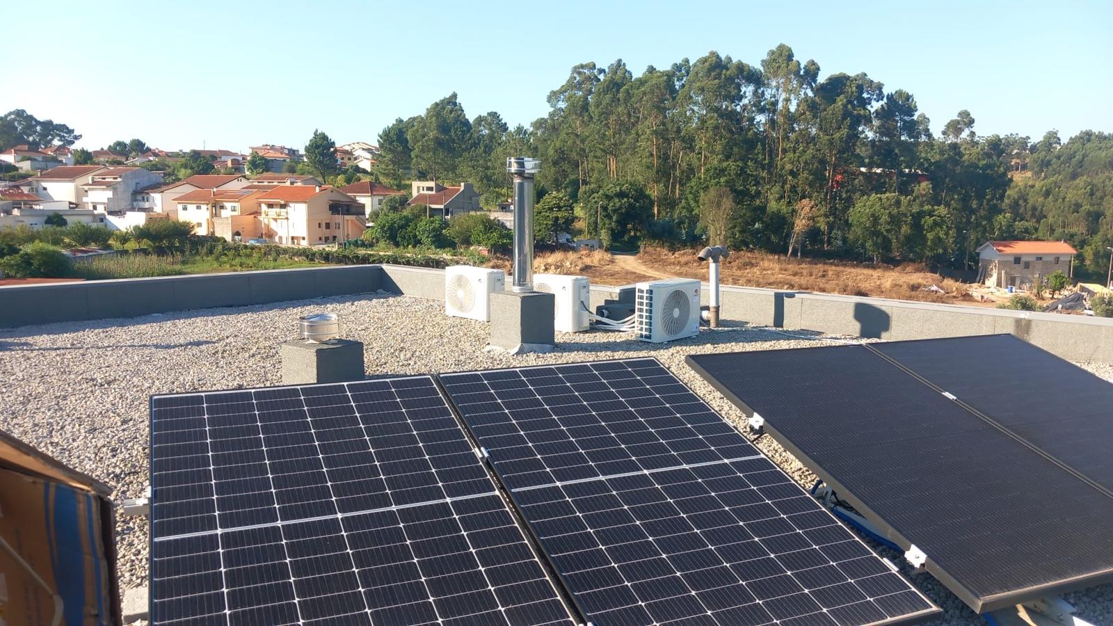 Vista geral condensadoras na coberta