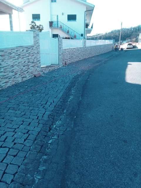 Calçada portuguesa, com pedras regulares