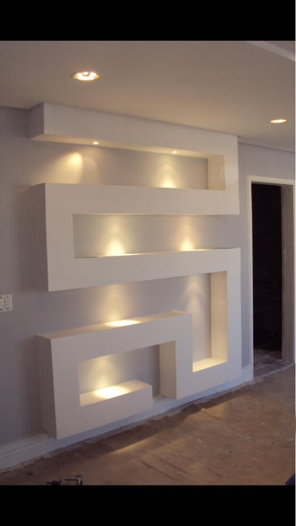 Parede divisória com móvel