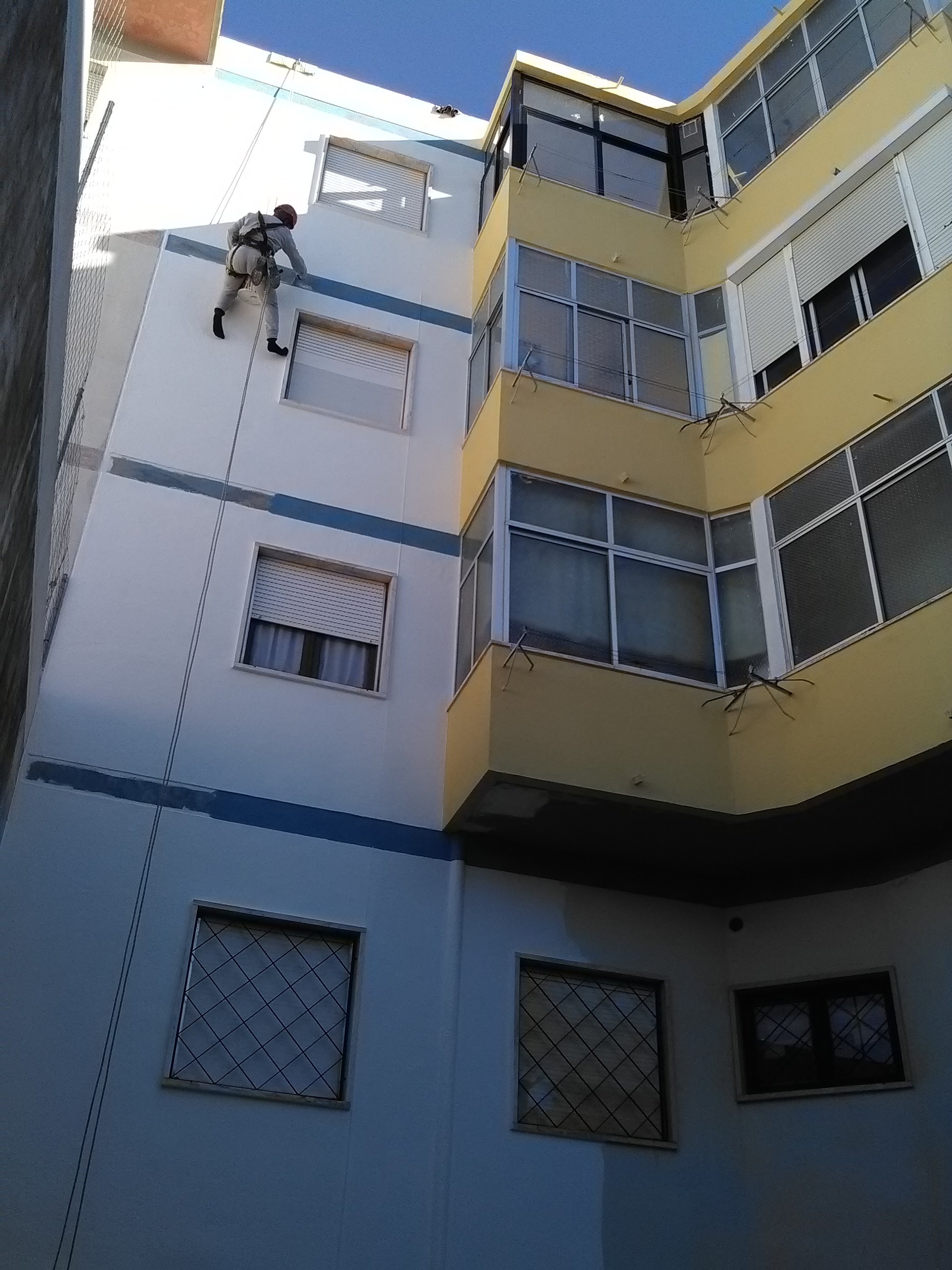 Reabilitação exterior de um edifício 