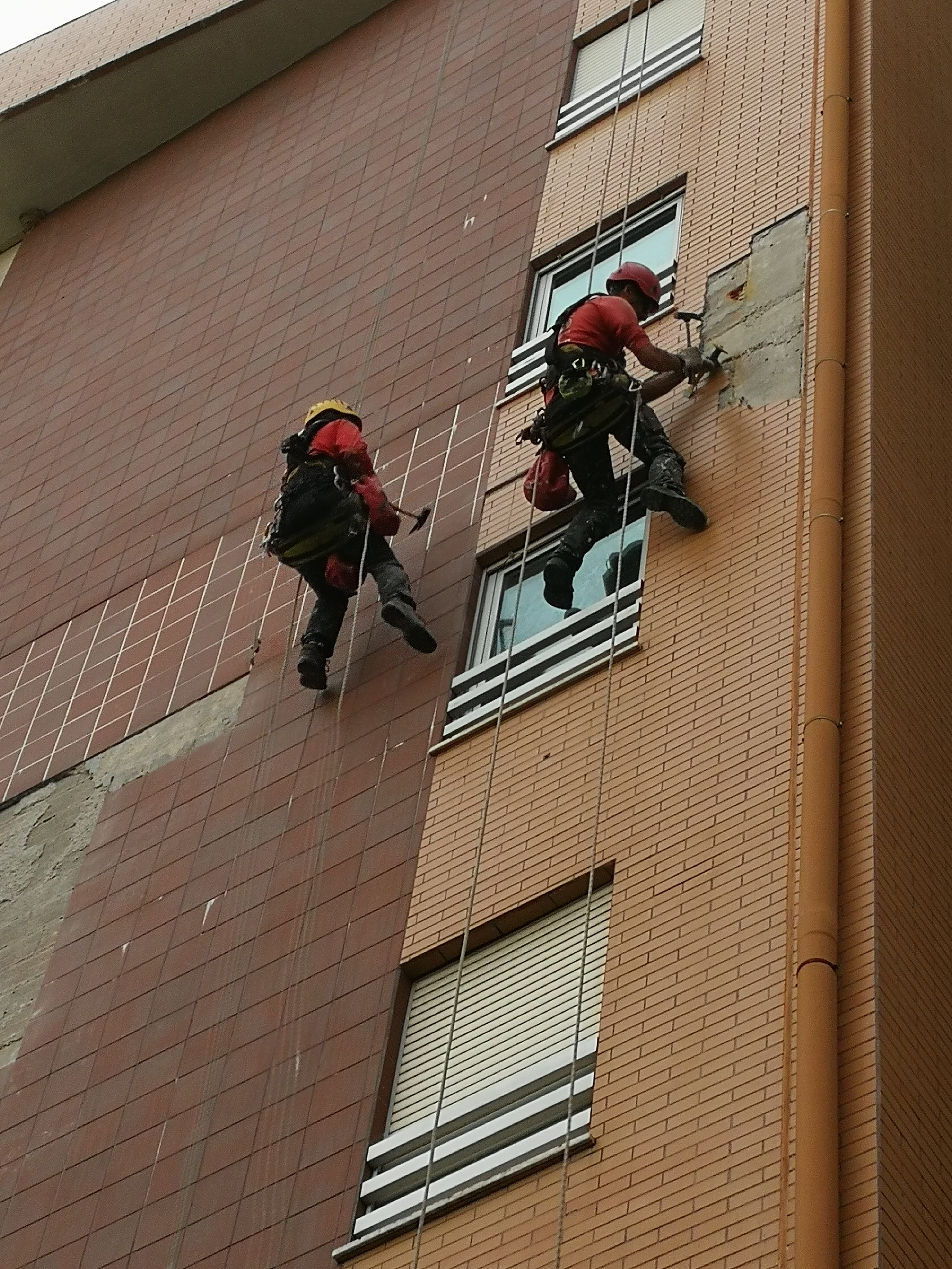 Remoção de cerâmico