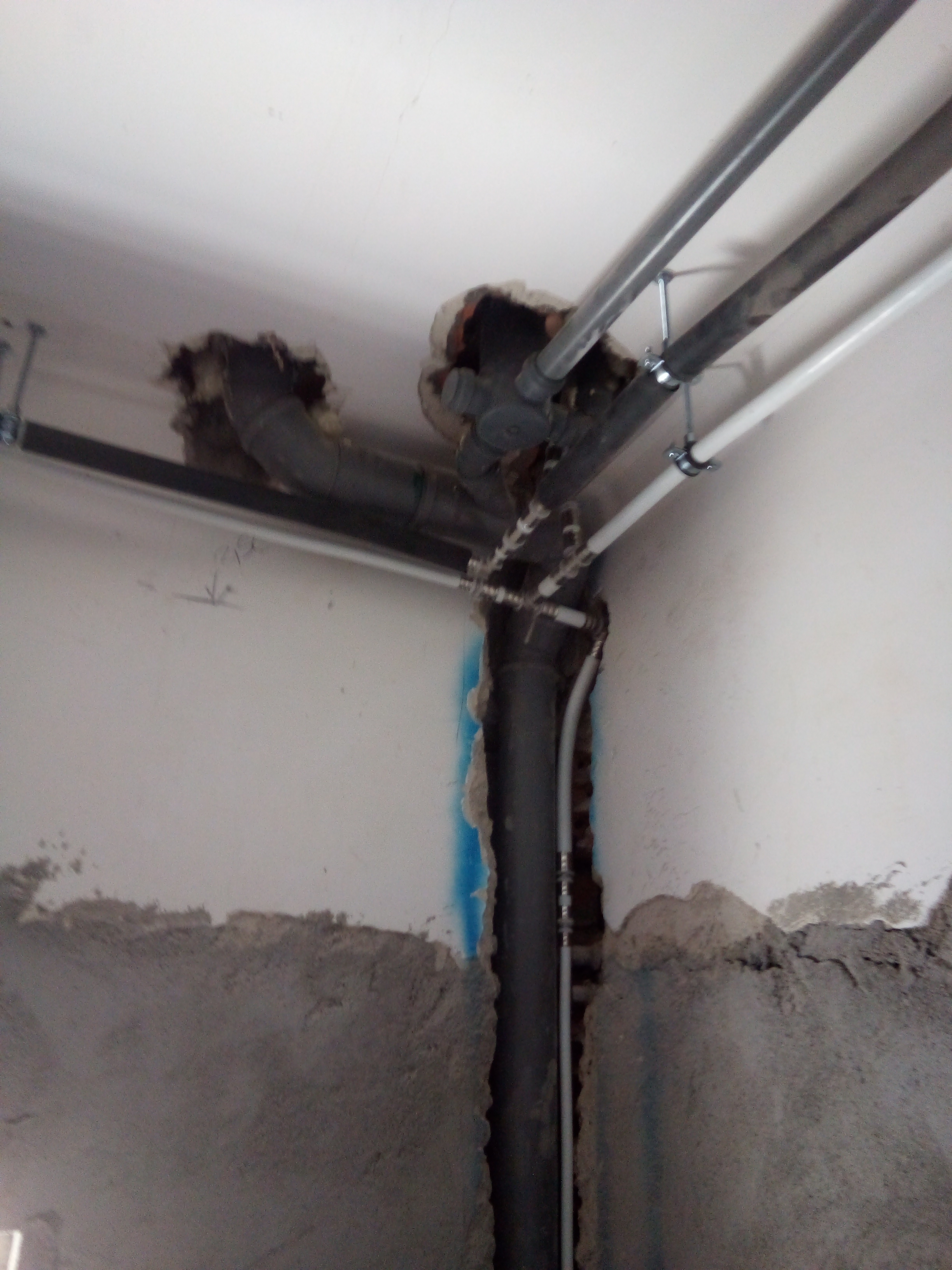 Canalização de águas e esgotos