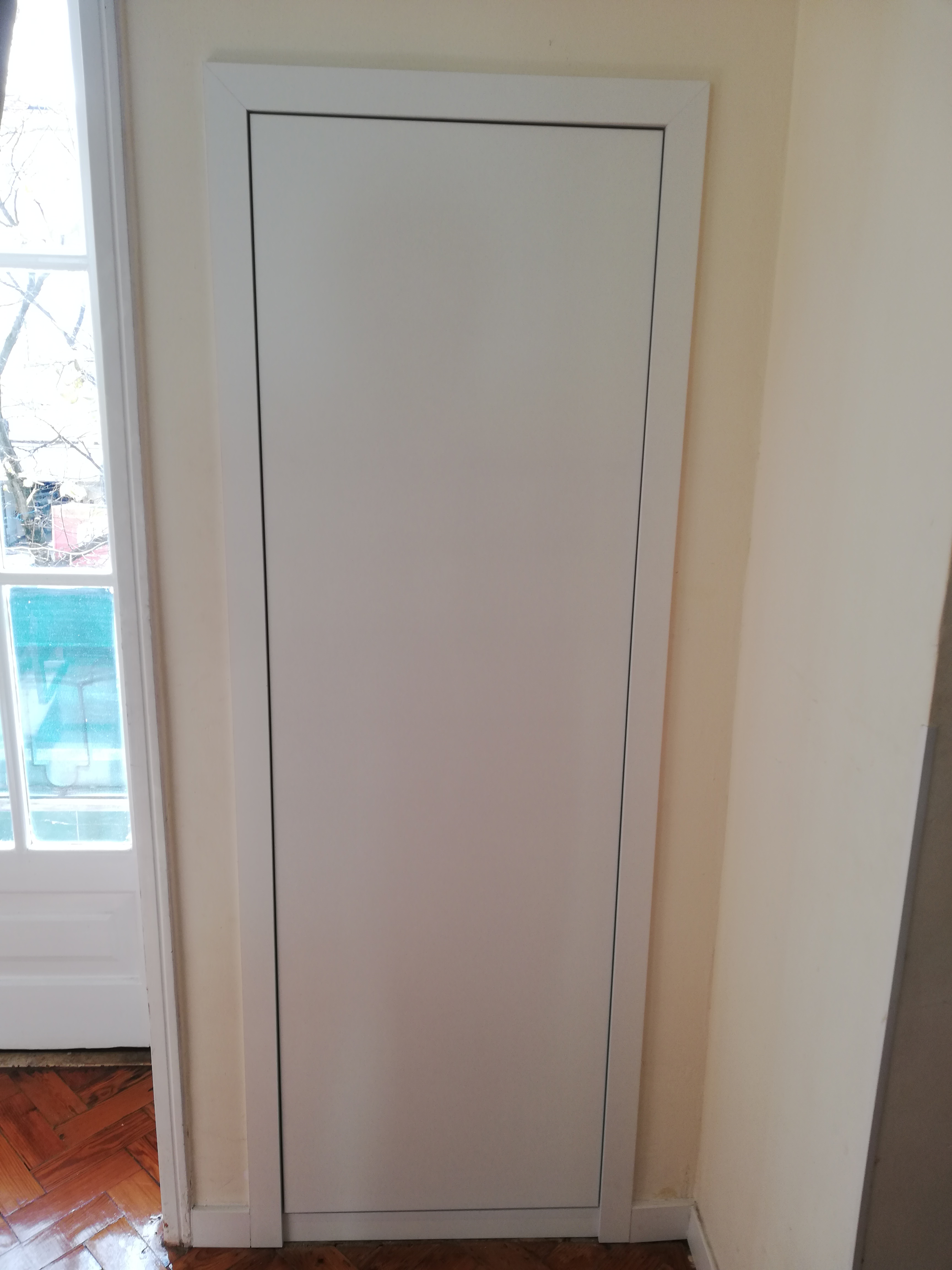 móvel para um buraco que tinha na parede