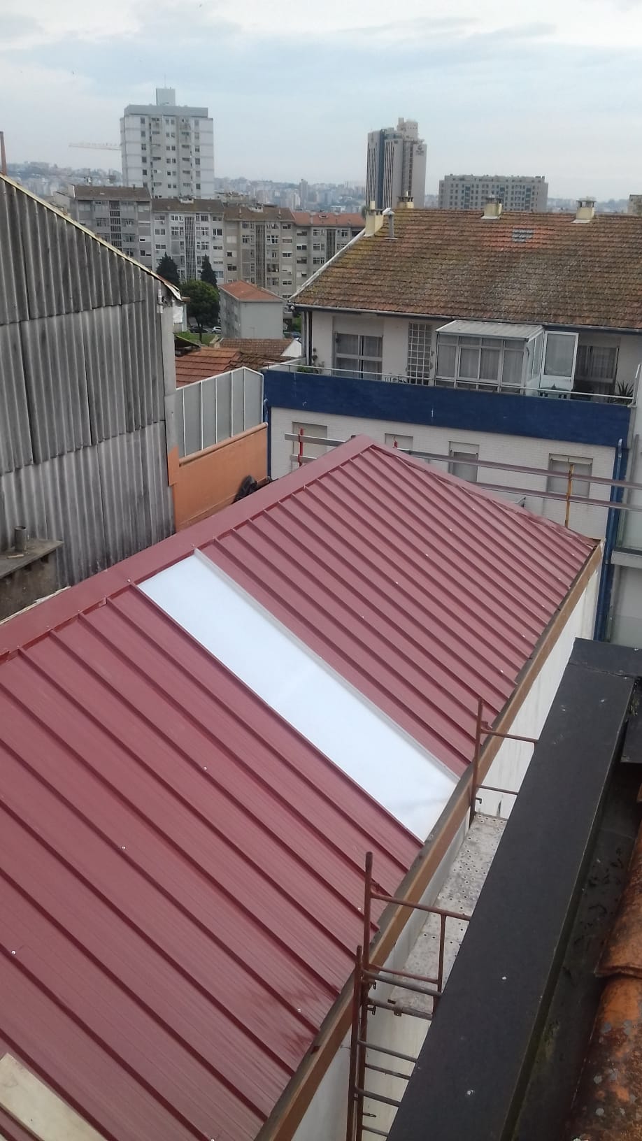 Cobertura em Painel Sandwich