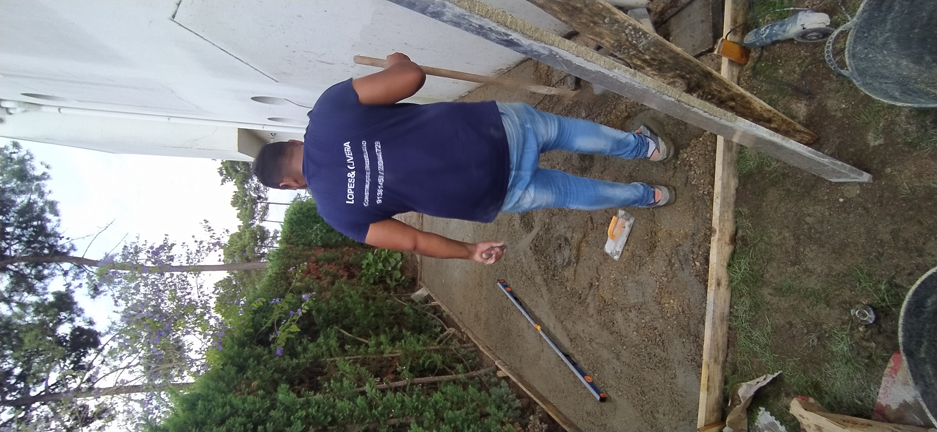 Piso em betão e ferro armado