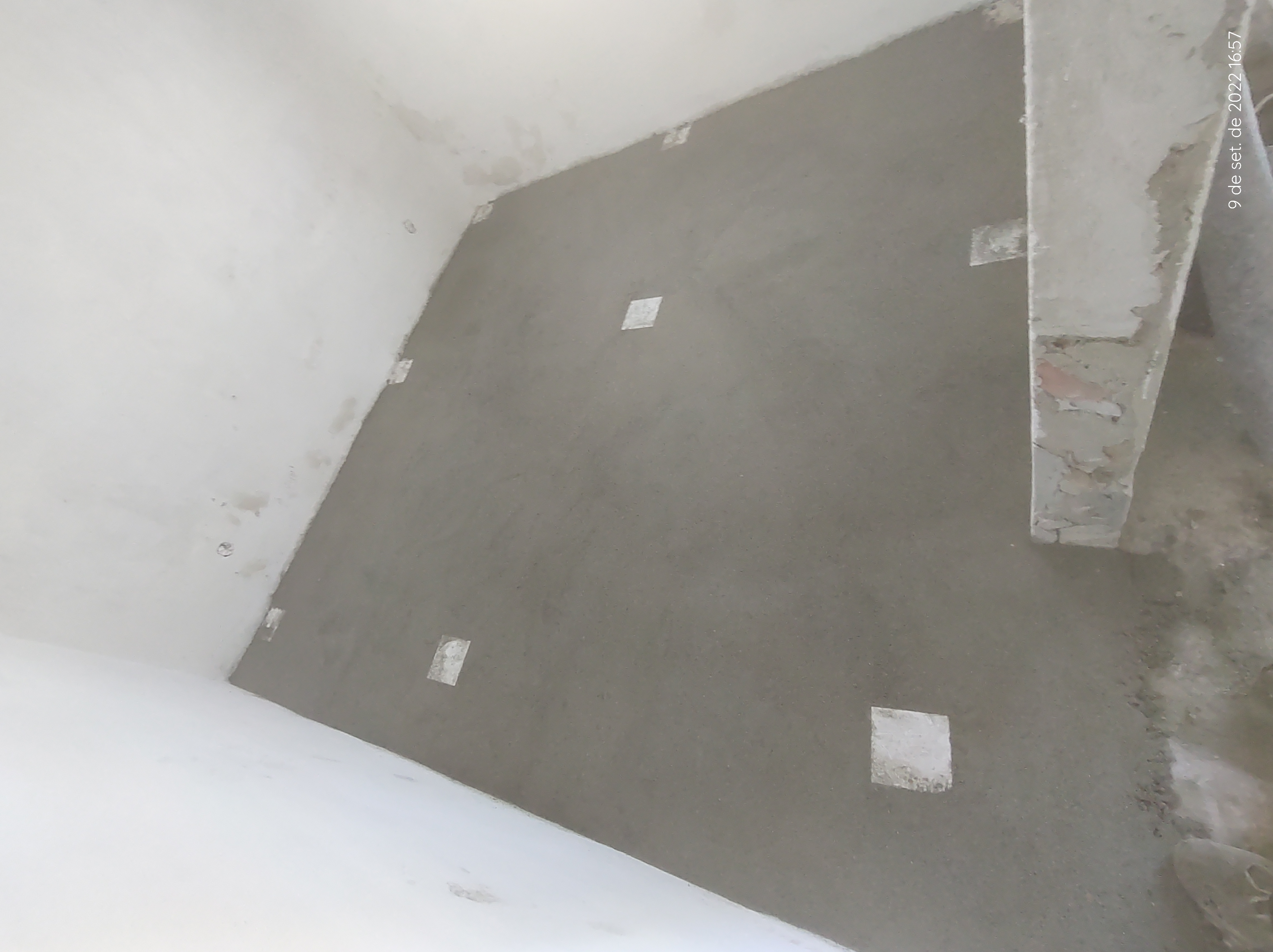 Betonilha feita para receber ladrilho