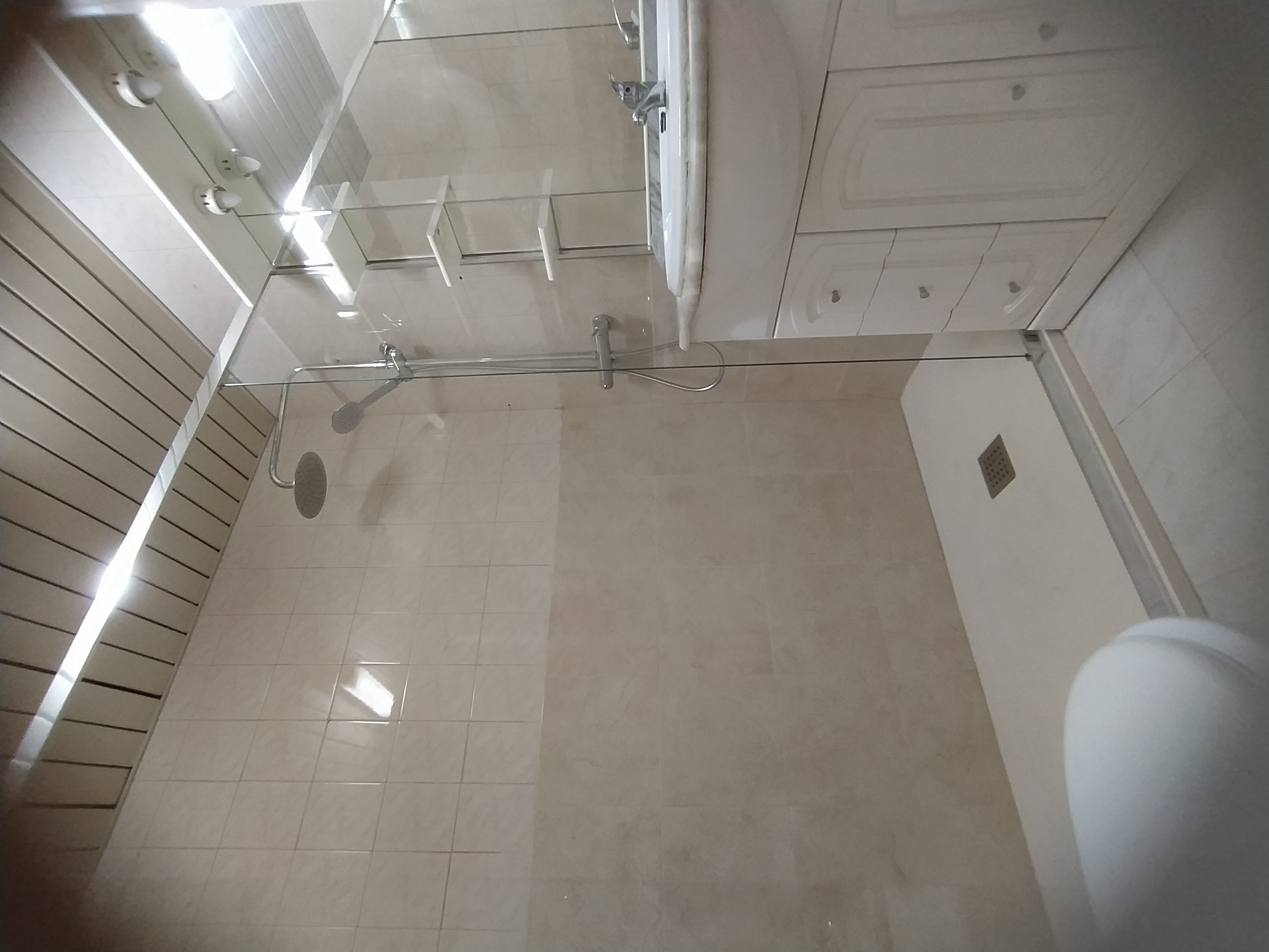 Resultado final da substituição da banheira por base de duche