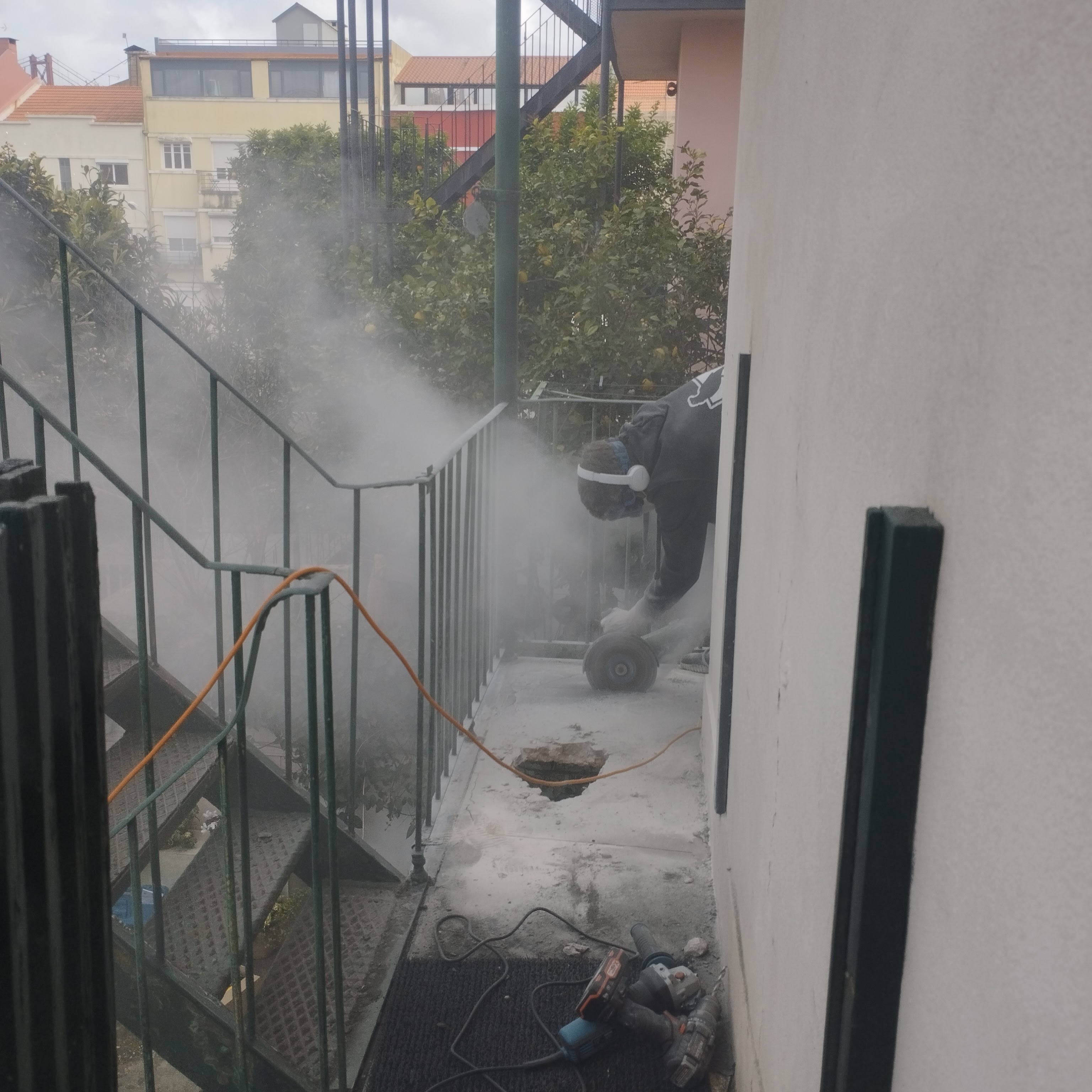 Reabilitação de escada de incêndio em Belém