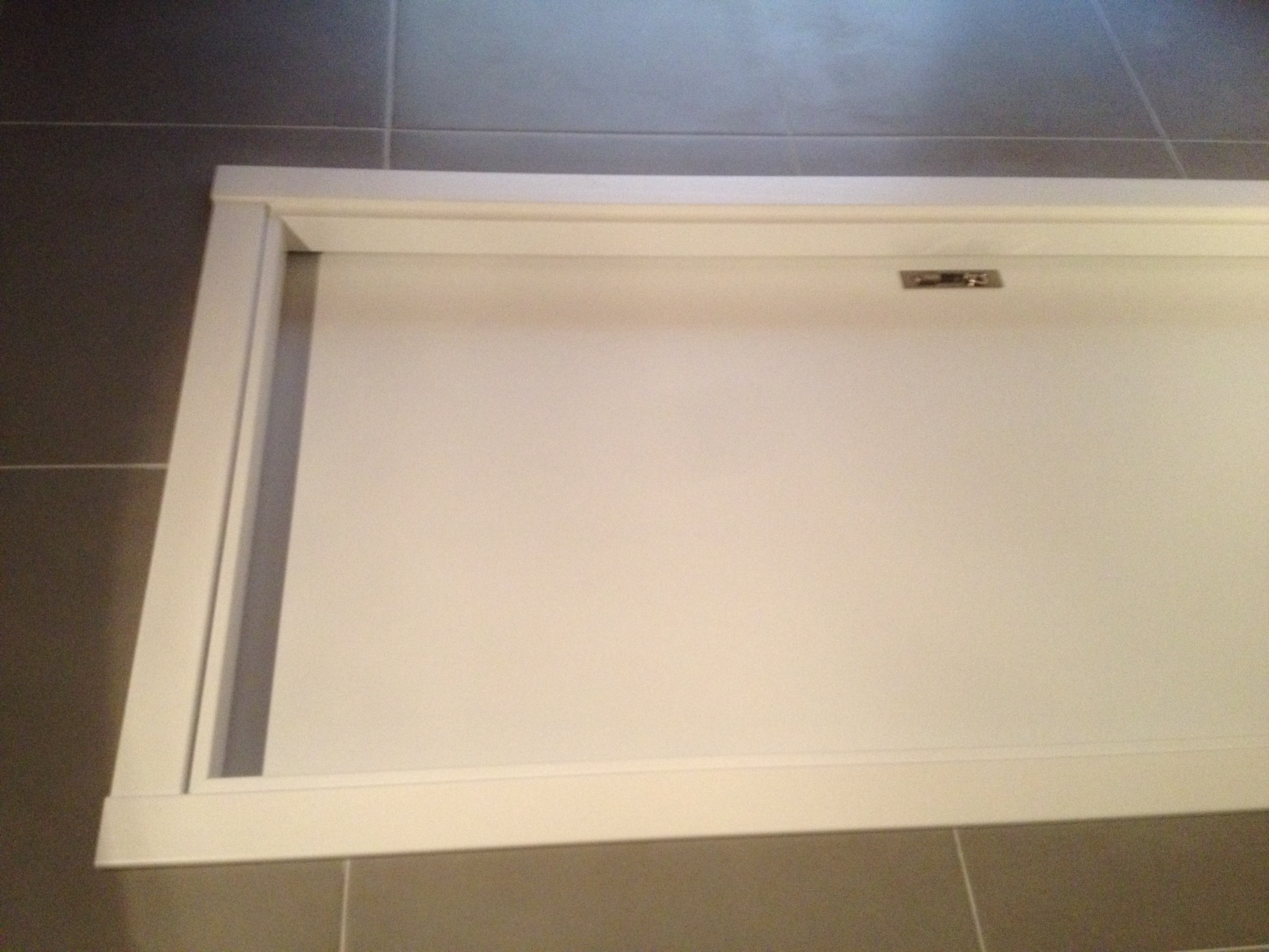 Porta interior de correr por dentro da parede