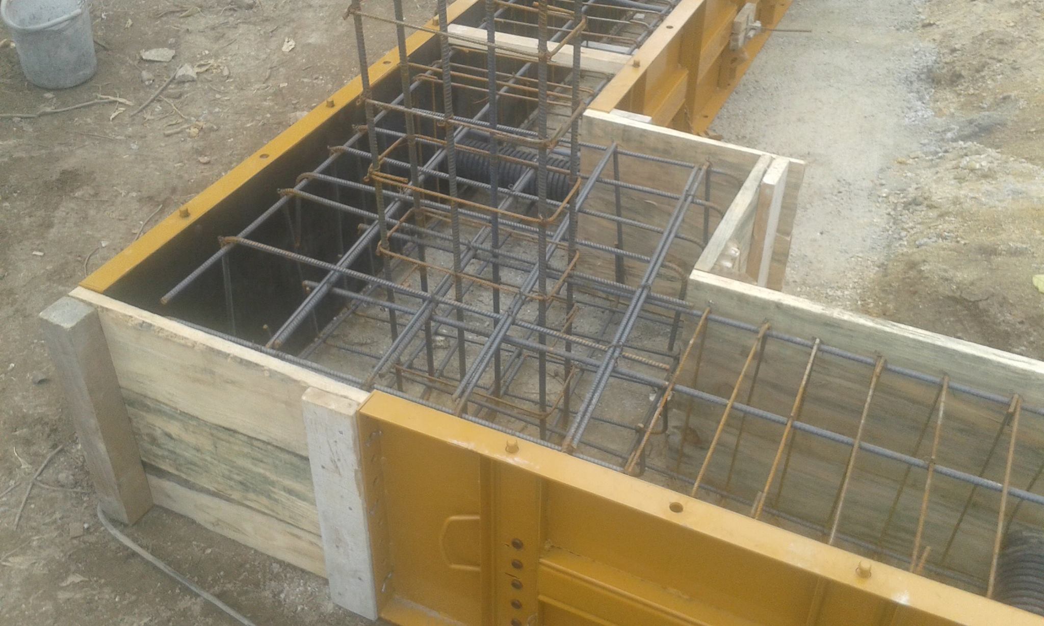 Construção de Moradia Rústica (Fundações)