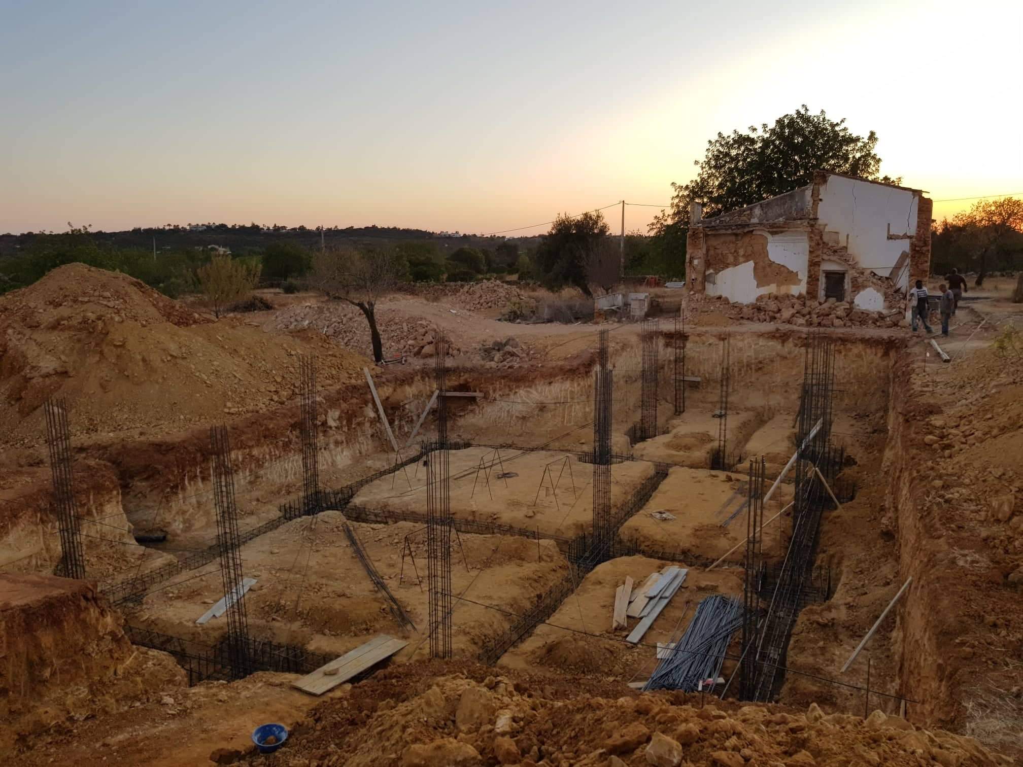 Armação de Ferro e Cofragem para cave e muros de suporte