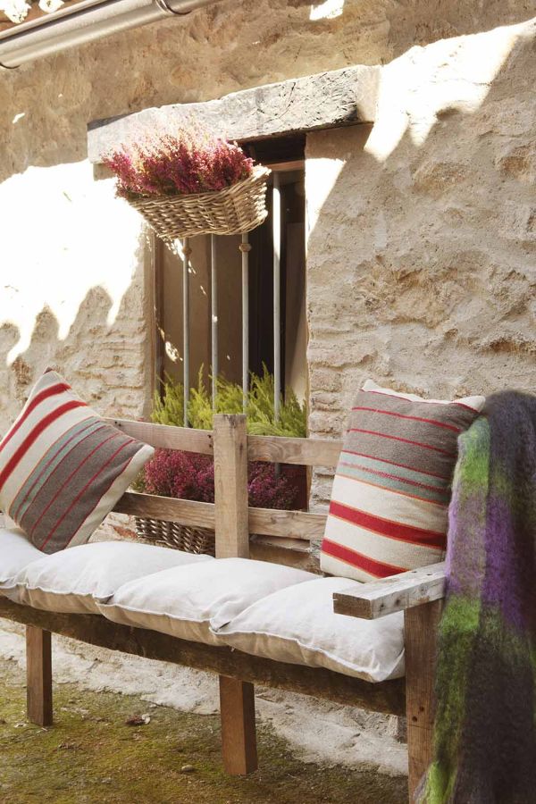 banco de madeira recuperada