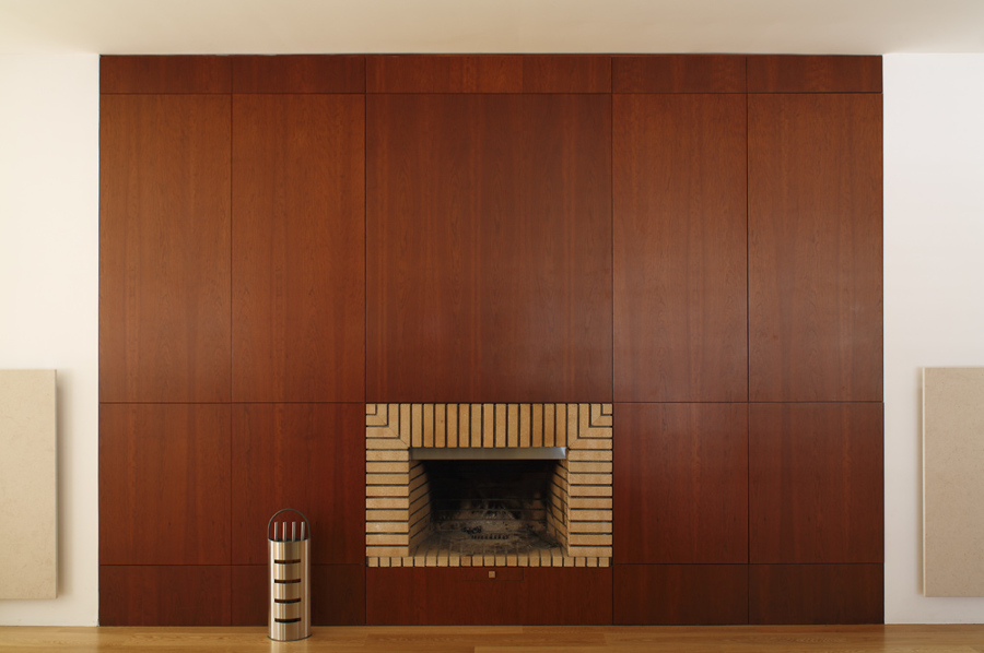 Casa em Almalaguês - lareira do salão