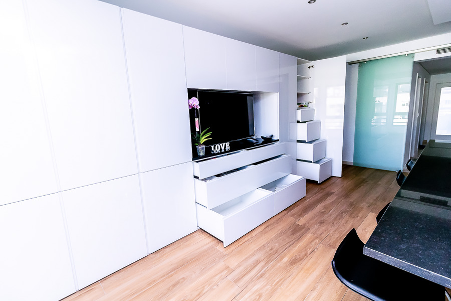 Cozinha MDF Hidrófugo lacado.