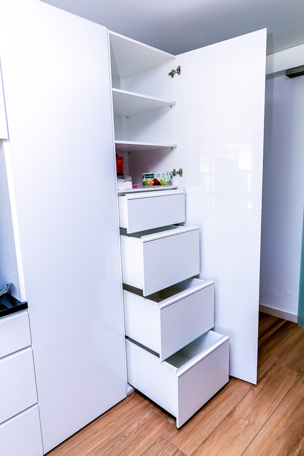 Cozinha MDF Hidrófugo lacado.