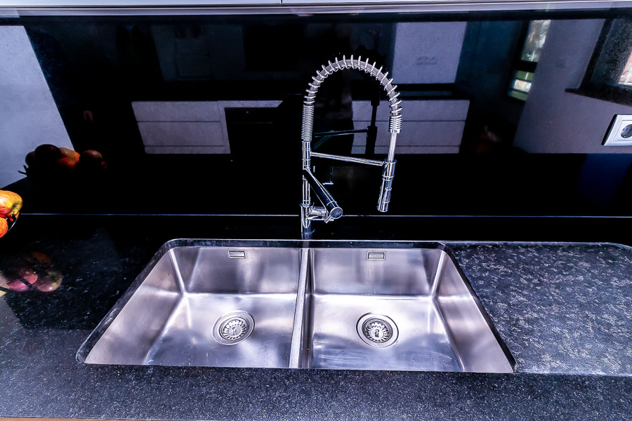 Cozinha MDF Hidrófugo lacado.