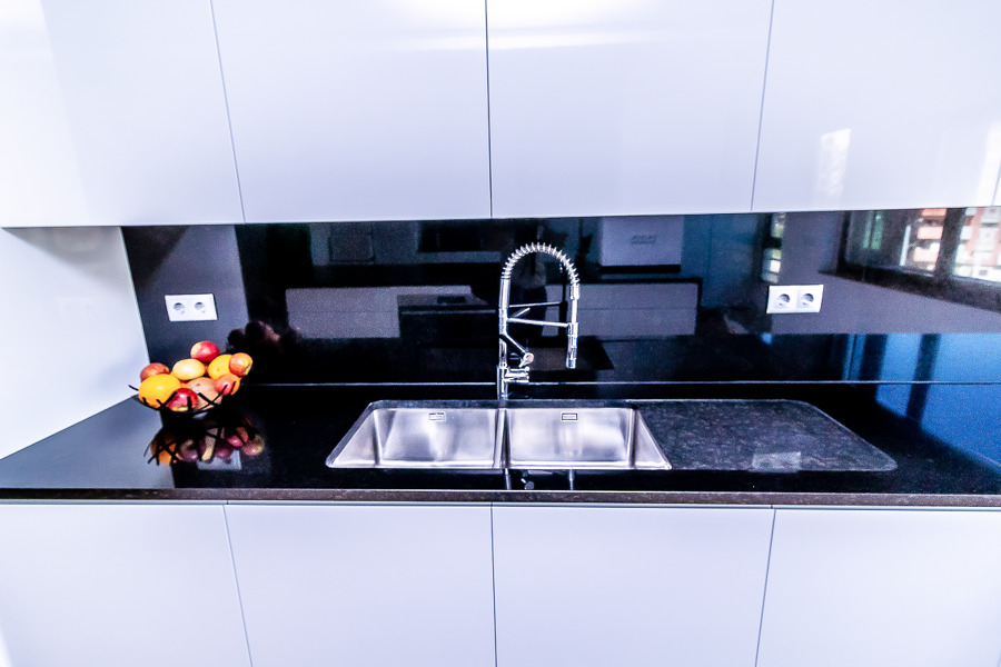 Cozinha MDF Hidrófugo lacado.