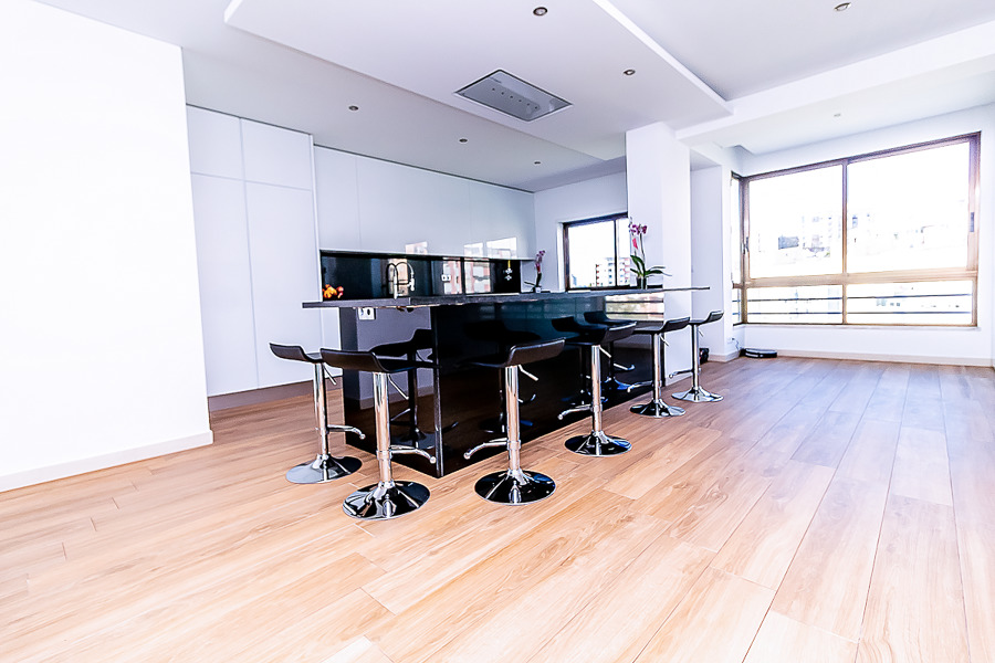 Cozinha MDF Hidrófugo lacado.