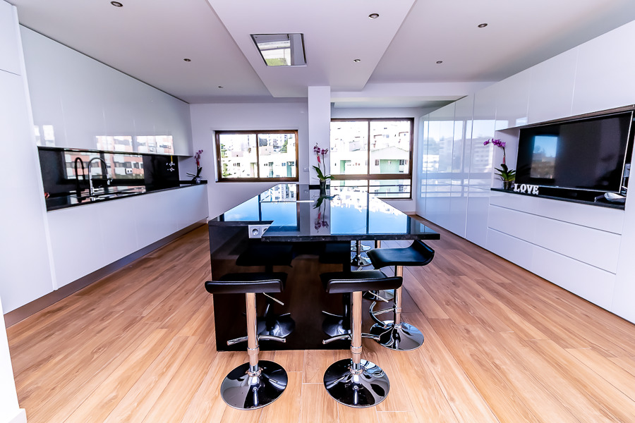 Cozinha MDF Hidrófugo lacado.