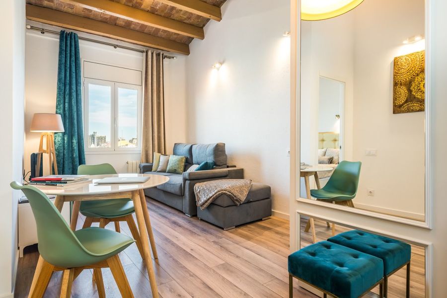 divisória de vidro na sala