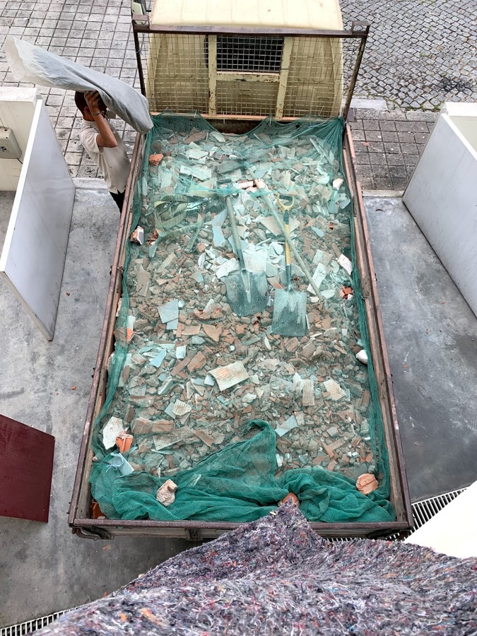 Durante a obra - Saída de entulho