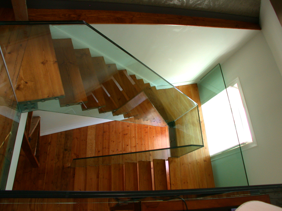 Escada interior 1º Esq. e 2º Esq. (fogo duplex)