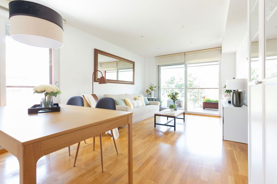 espelho por cima do sofá