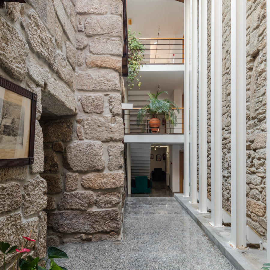 Hotel Santos - vista da escadaria da ampliação.