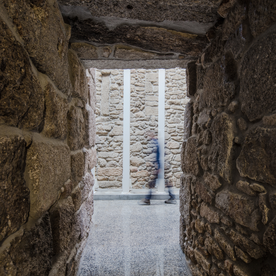 Hotel Santos - vista da passagem na Muralha.