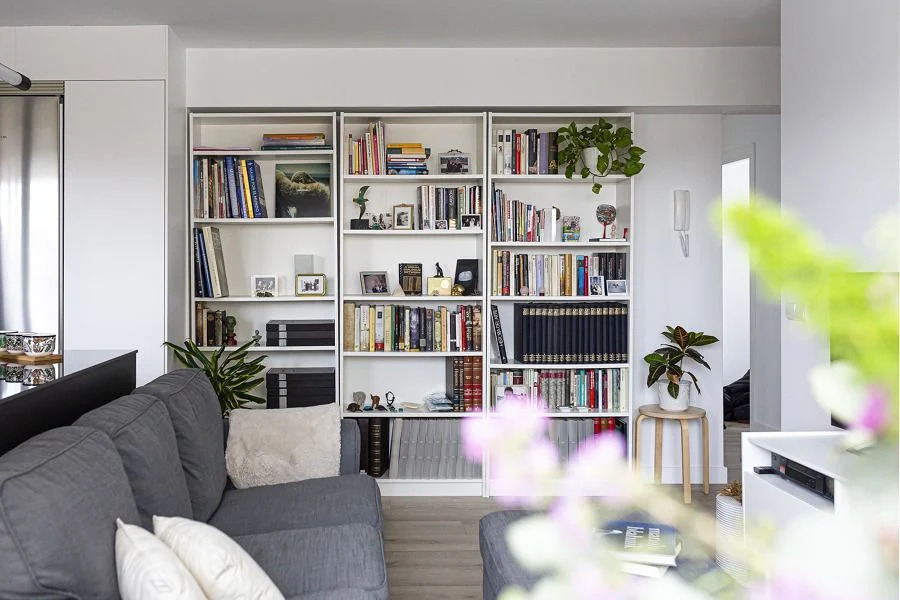 Limpar a parte superior dos móveis