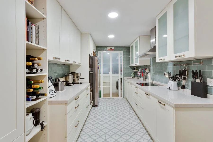 Limpar atrás do frigorífico