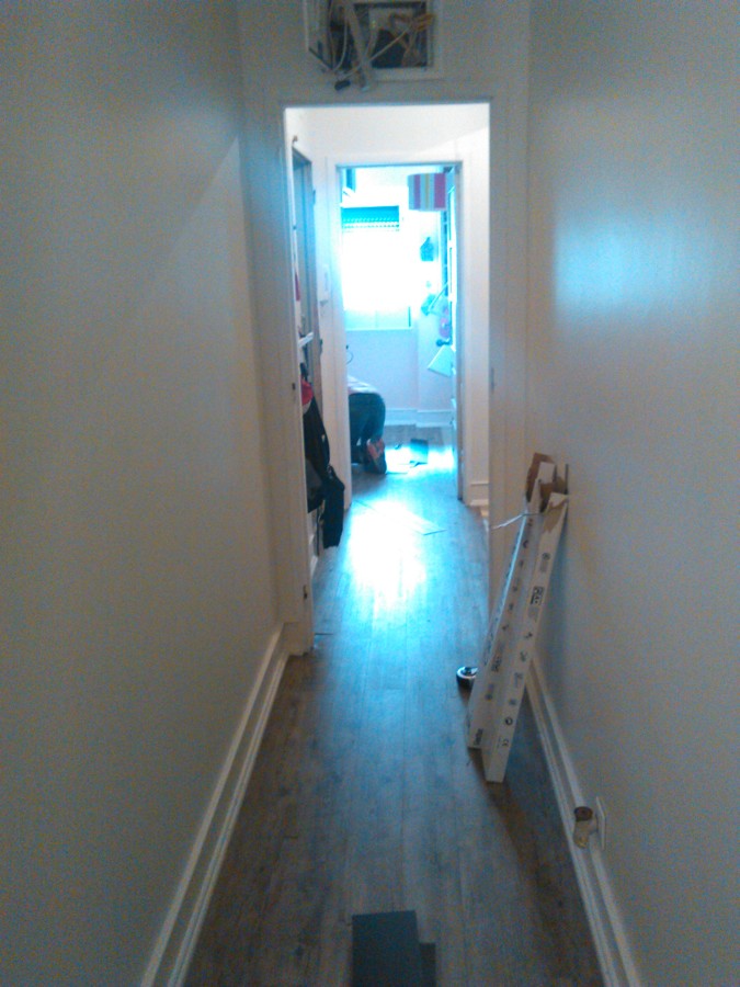 pavimento no corredor de habitação