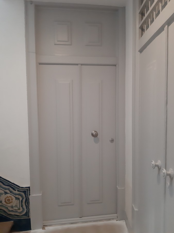 Porta da entrada restaurada