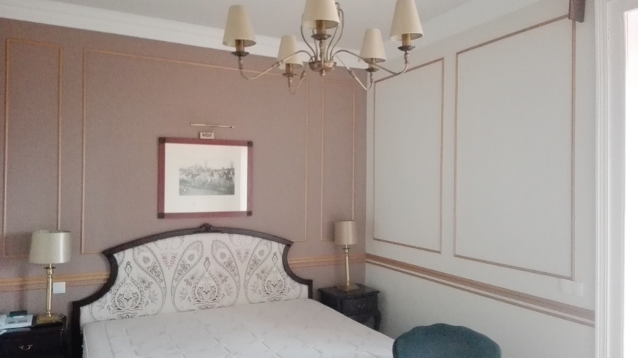 Um dos 30 quartos restaurados em hotel de 5 estrelas