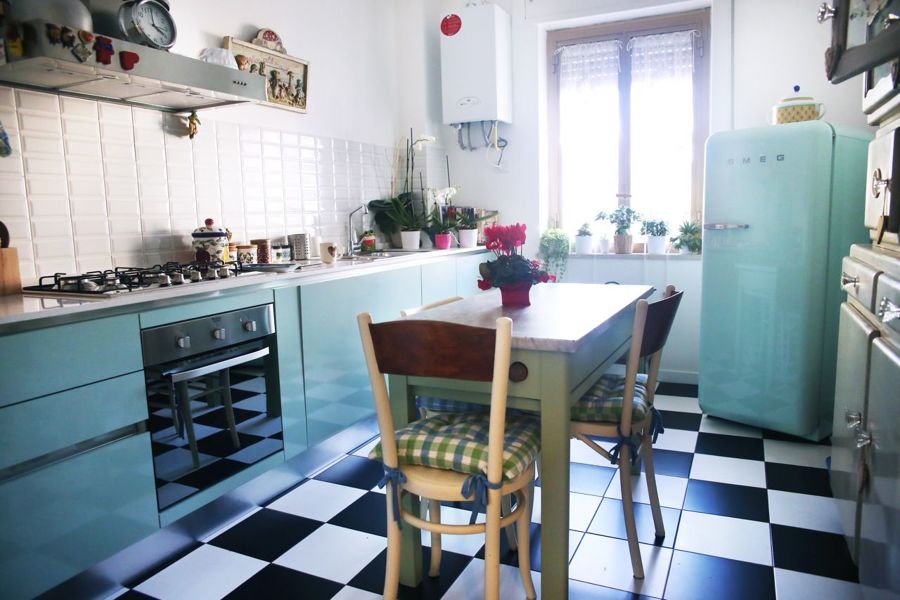 uma cozinha estilo vintage