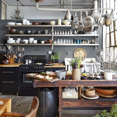 4. Estantes, para ter tudo à mão